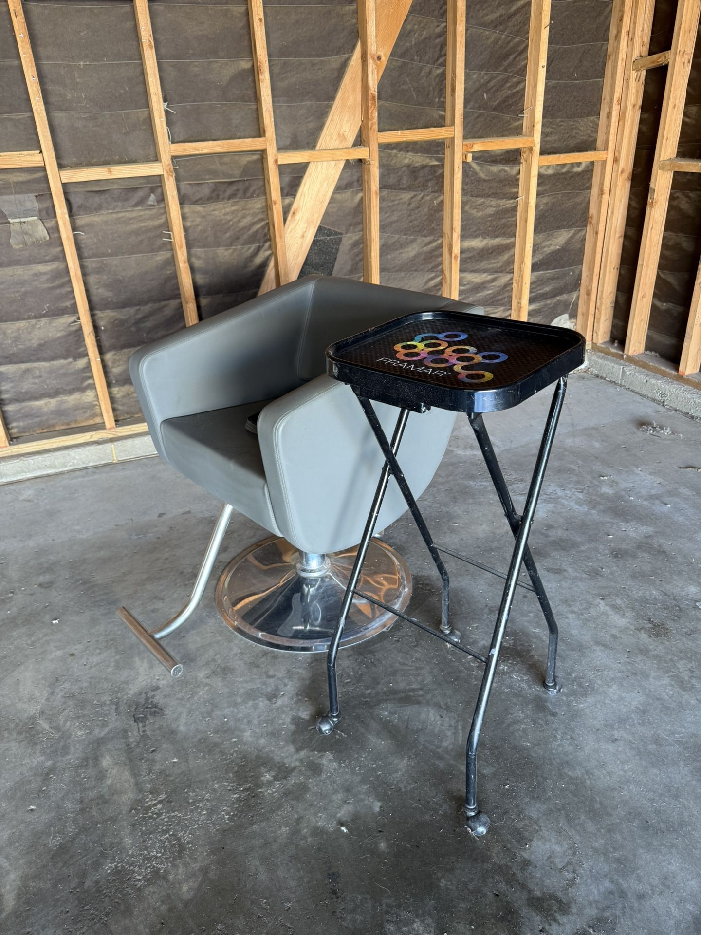 Minerva Modern Grey Stylist Chair