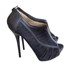 Qupid Black Bootie Heels Women's Size 6.5