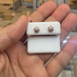 10kt Real Diamond Earing 