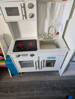 Toldder little kitchen