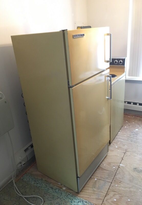 Vintage GE Refrigerator Fridge 14 Cubic Ft Harvest Gold Great