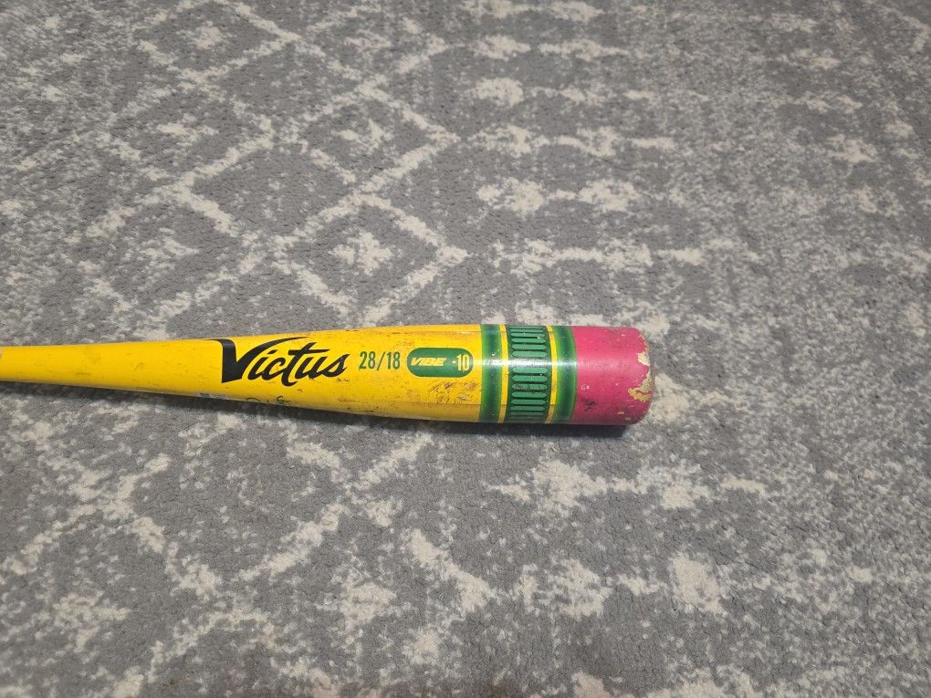 Baseball bat ✏️ 28in