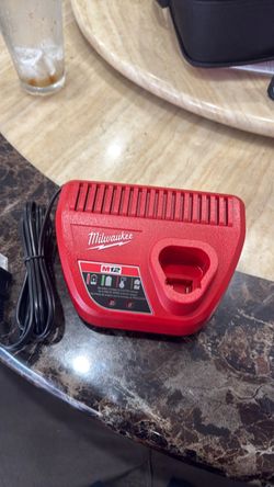 Milwaukee M12 Battery Charger