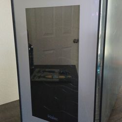 HAIER 8 BOTTLE WINE FRIDGE AND BONUS ITEMS