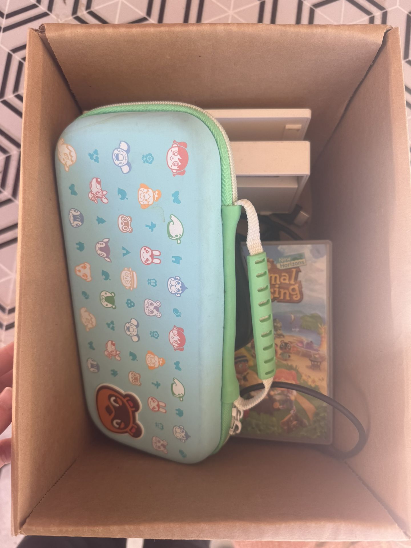 Animal Crossing Nintendo Switch With Animal Crossing NH and Pro Controller