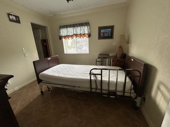 Hospital bed - like new