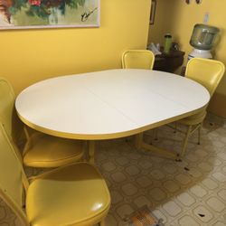 1970’s Vintage Formica Kitchen / Dining Table & 6 Chairs. 