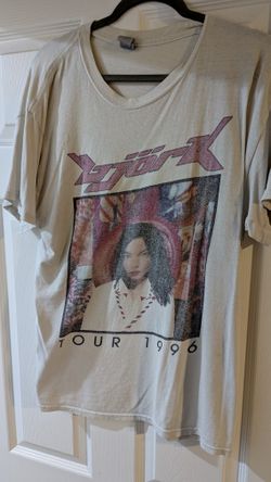 Large Gildan Bjork Shirt