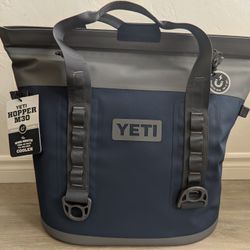 YETI Soft Cooler Tote, Hopper M30, Navy