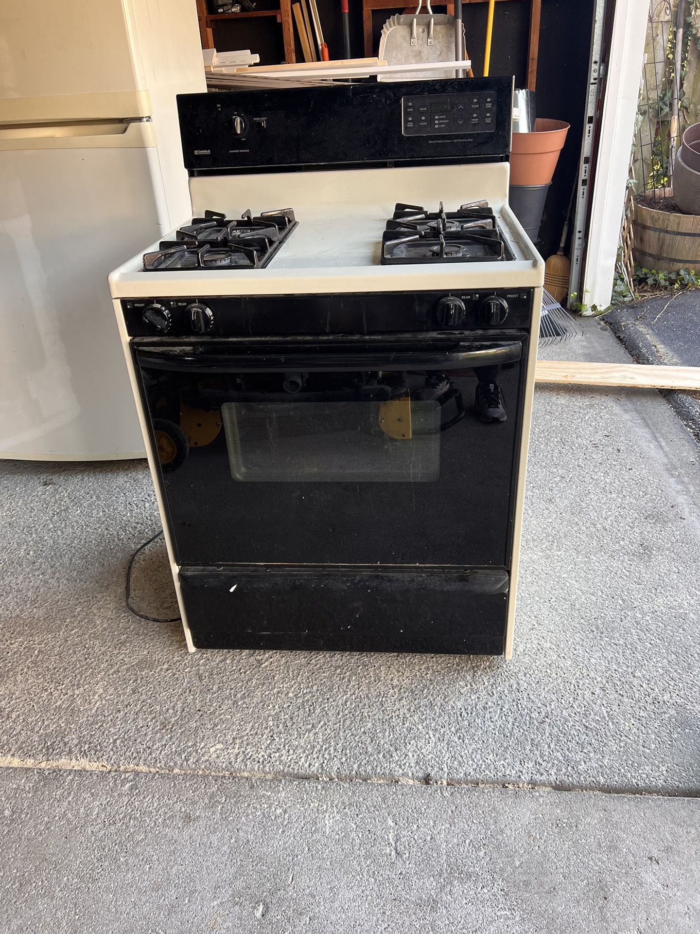Kenmore Gas stove 
