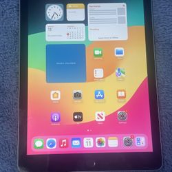 Apple iPad 6th Tablet 9.7 inch 32GB