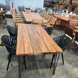 BRAND NEW OPEN BOX OUTDOOR TABLE 72" X 36" WITH 4 RECYCLED PLASTIC AND ALUMINUM CHAIRS