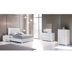 4 Pcs Queen (Bed, Dresser, Mirror, Nightstand)  MATTRESS NOT INCLUDED 