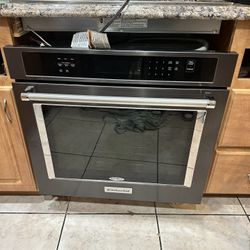 Both New Kitchen Aid Oven Electric And Gas Cooktop