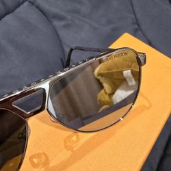 Louis Vuitton Sunglasses 