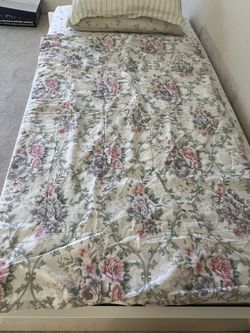 Beautiful Comforter or Quilt