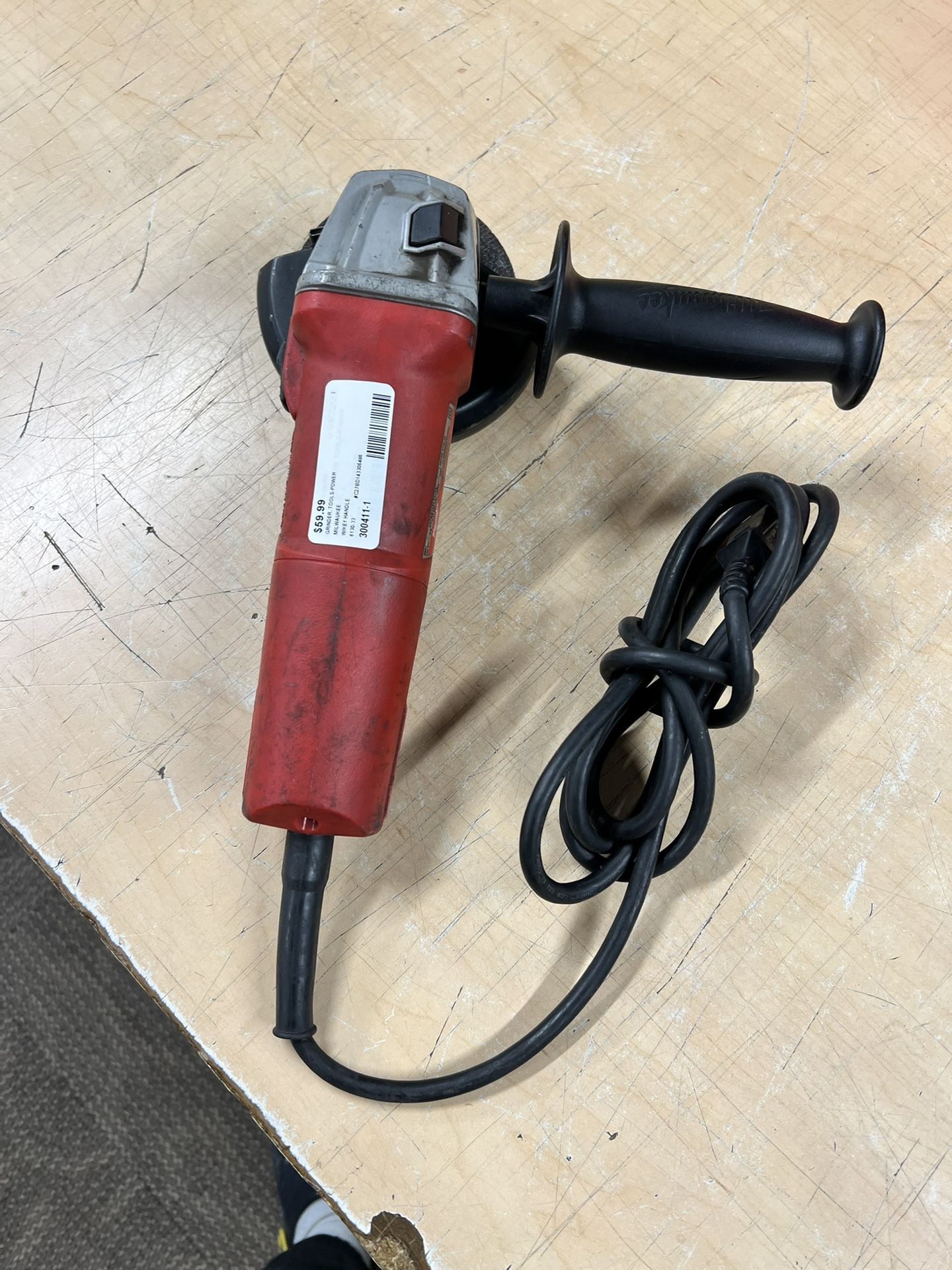 MILWAUKEE GRINDER PLUG IN W/ KEYHANDLE SELLING FOR $59‼️