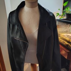  BEAUTIFUL! Old Navy Lightweight Leather Jacket! 