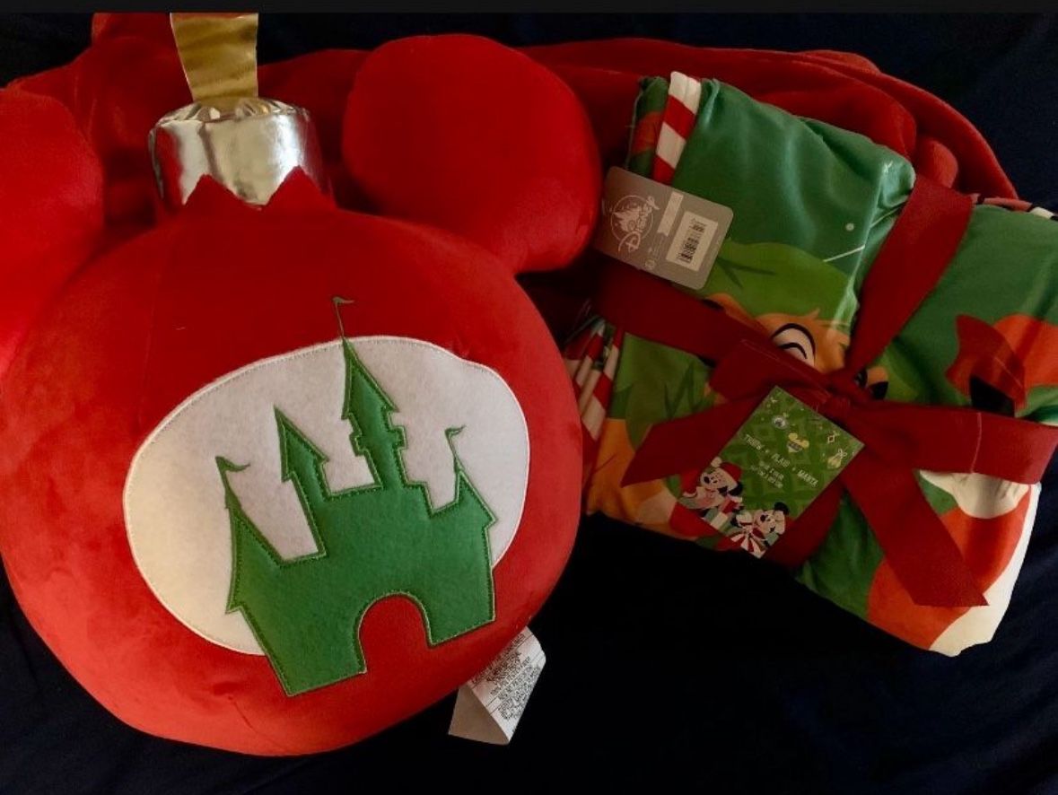 Holiday Throw 50x60in And Ornament Pillow Mickey And Friends