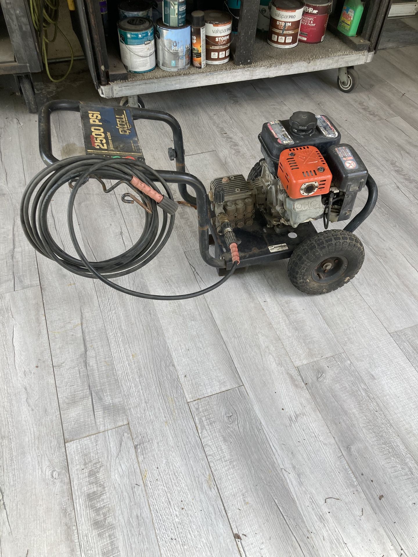 Excel 2500 PSI pressure washer.