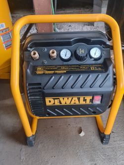 Compresor De Aire DEWALT 2.5 GAL