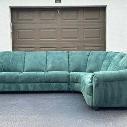Couch/Sofa Sectional - Natuzzi - Delivery Available 🚛