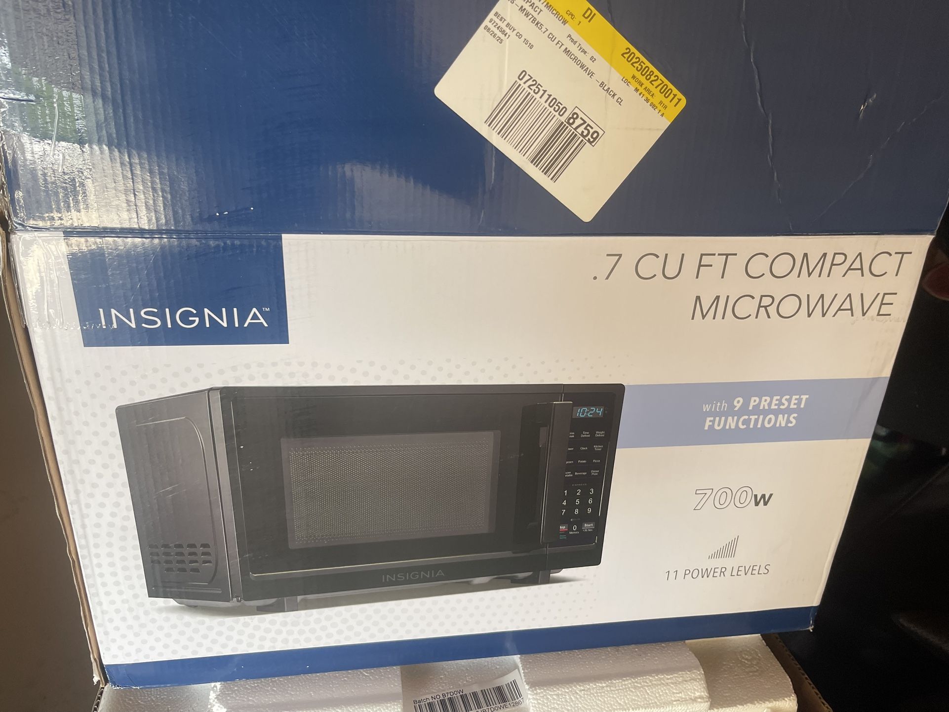 Insignia Microwave