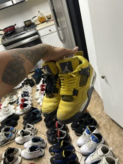 Jordan 4 Lightning