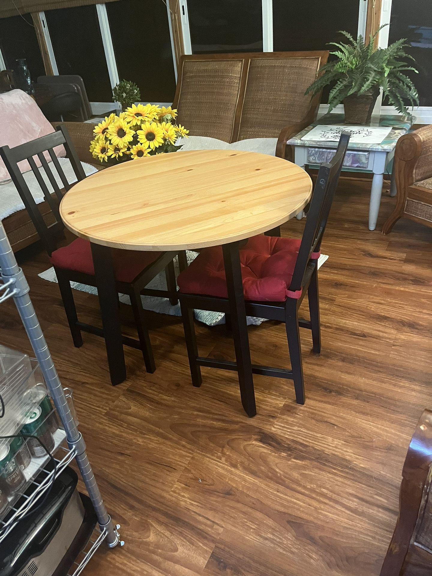 Real nice round table with two chairs