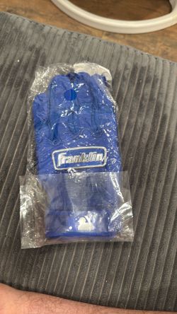 Franklin CFX Pro Chrome batting gloves in royal blue