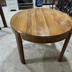 Solid Oak Table w 3 Extendable Leafs