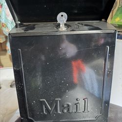 Locking Mailbox W/2 Keys