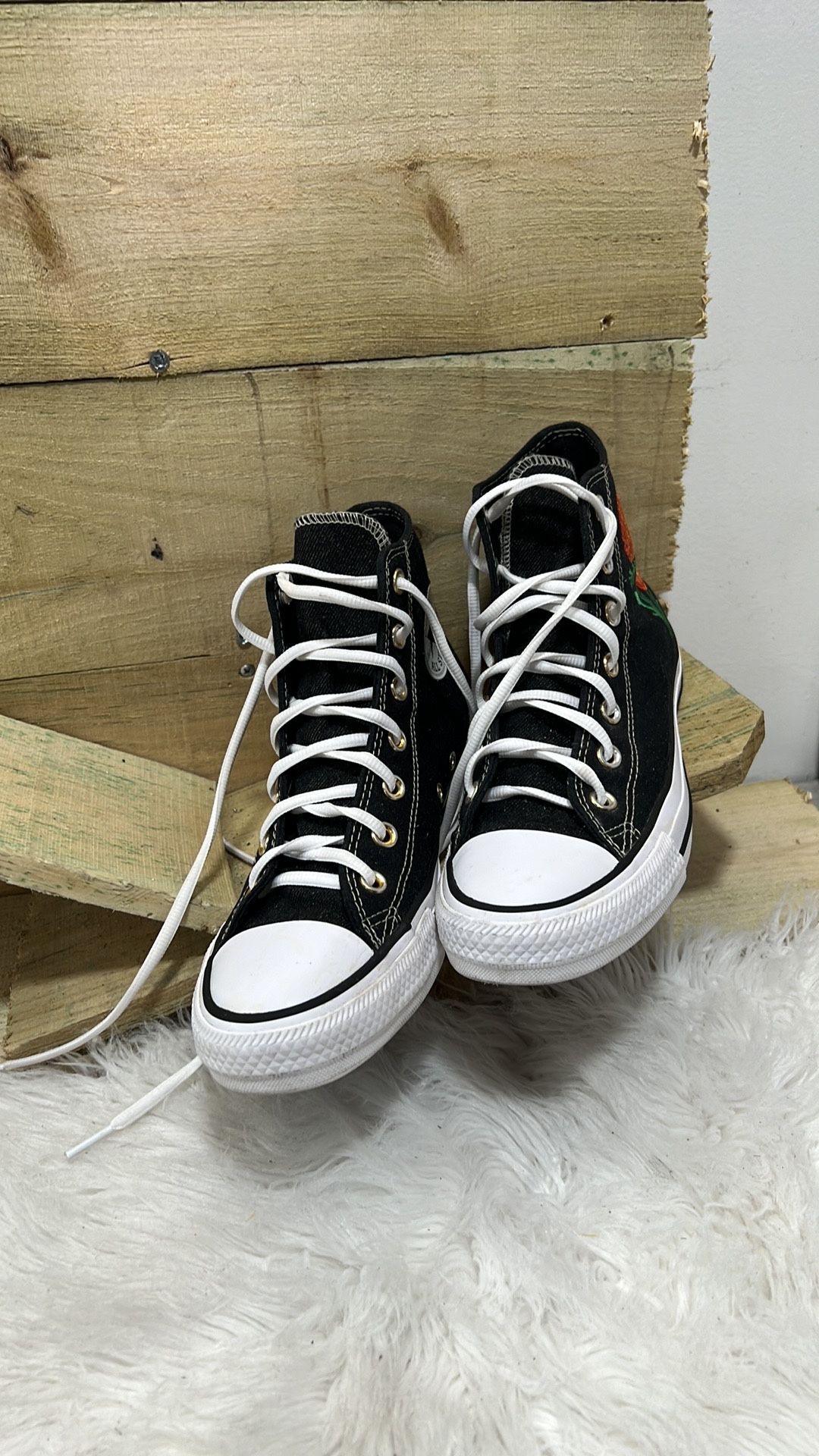 Converse - Custom Rose Design women 8 men 6 