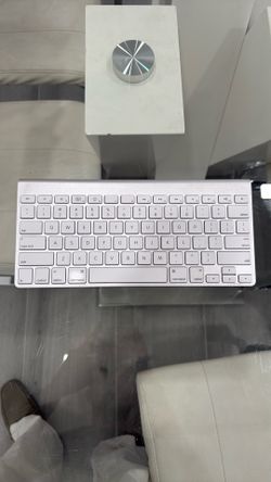 Apple Wireless Keyboard A1314