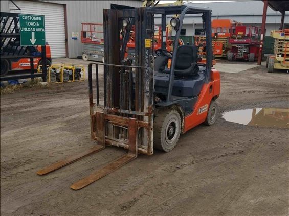FORKLIFT WHSE 5000# GAS/LP