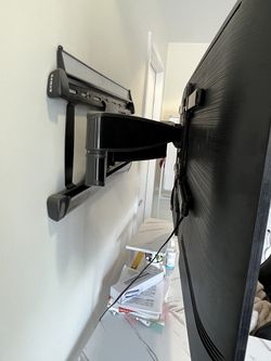 55 Inch Samsung TV With Wall Mount (2022) Thumbnail