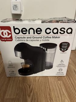 $15 SALE🔥🔥.  NEW K-CUP ELECTRIC COFFEE MAKER. ☕️☕️.   REUSABLE POD.   XTRA RESERVE WATER TANK.  WAS $49.99!!!   NOW $15 🔥🔥