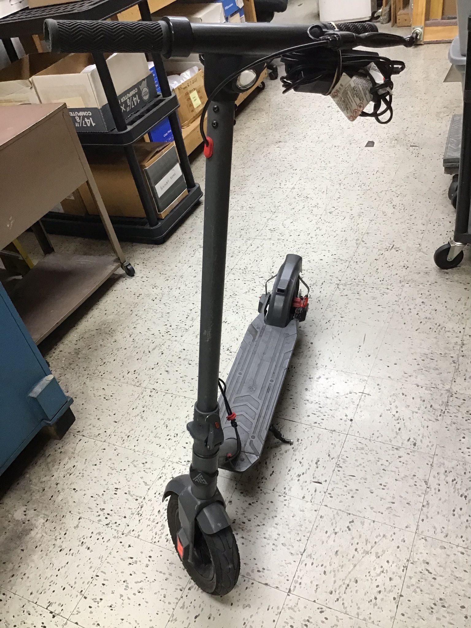 Electric Scooter VS4 Pro-$249(Rj Cash II Pawnshop 4522 Nw 183rd St)
