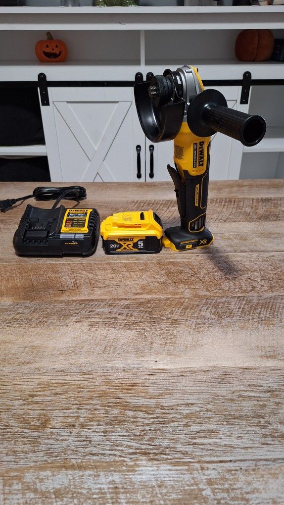 Dewalt XR 20v MAX Grinder Kit NEW