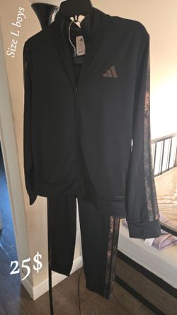 Original boys ADIDAS TRACK SUIT large