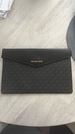 Michael Kors wallet/wrislet