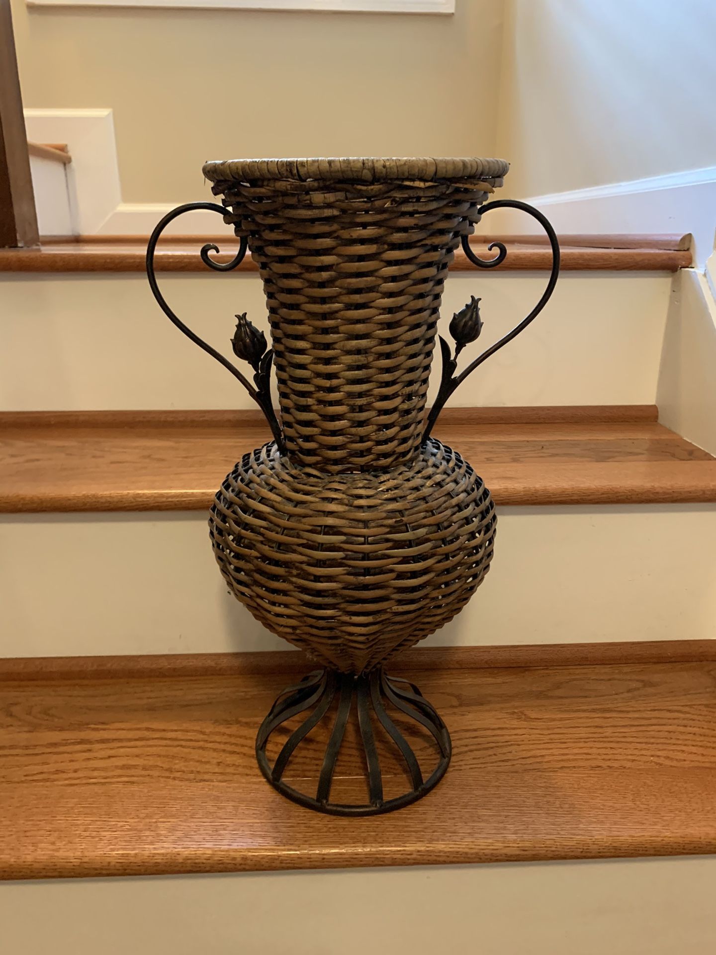 Decorative vase