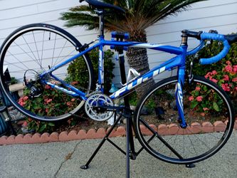 Fuji roadbike size medium like new..