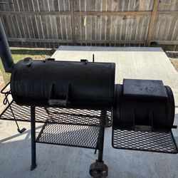 BBQ SMOKER