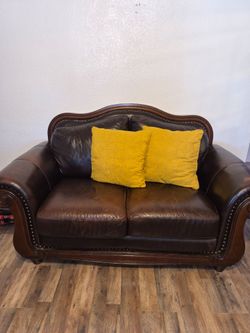 Juego de sala 2 sillones piel