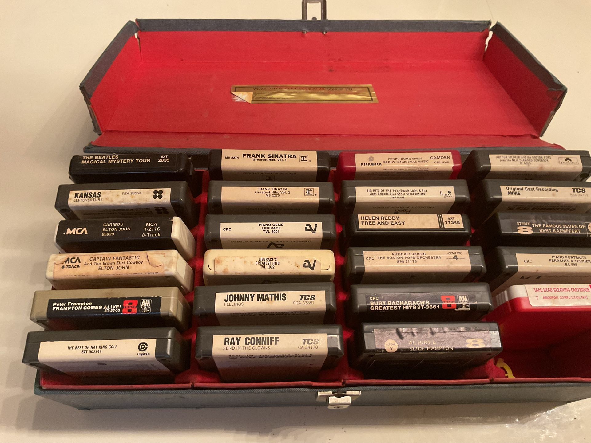 π΄ A Large Vintage Lot Of 8 Track Tapes Collection π΄ MAKE FAIR OFFER π΄