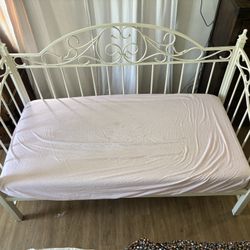 Day Bed White Metal 