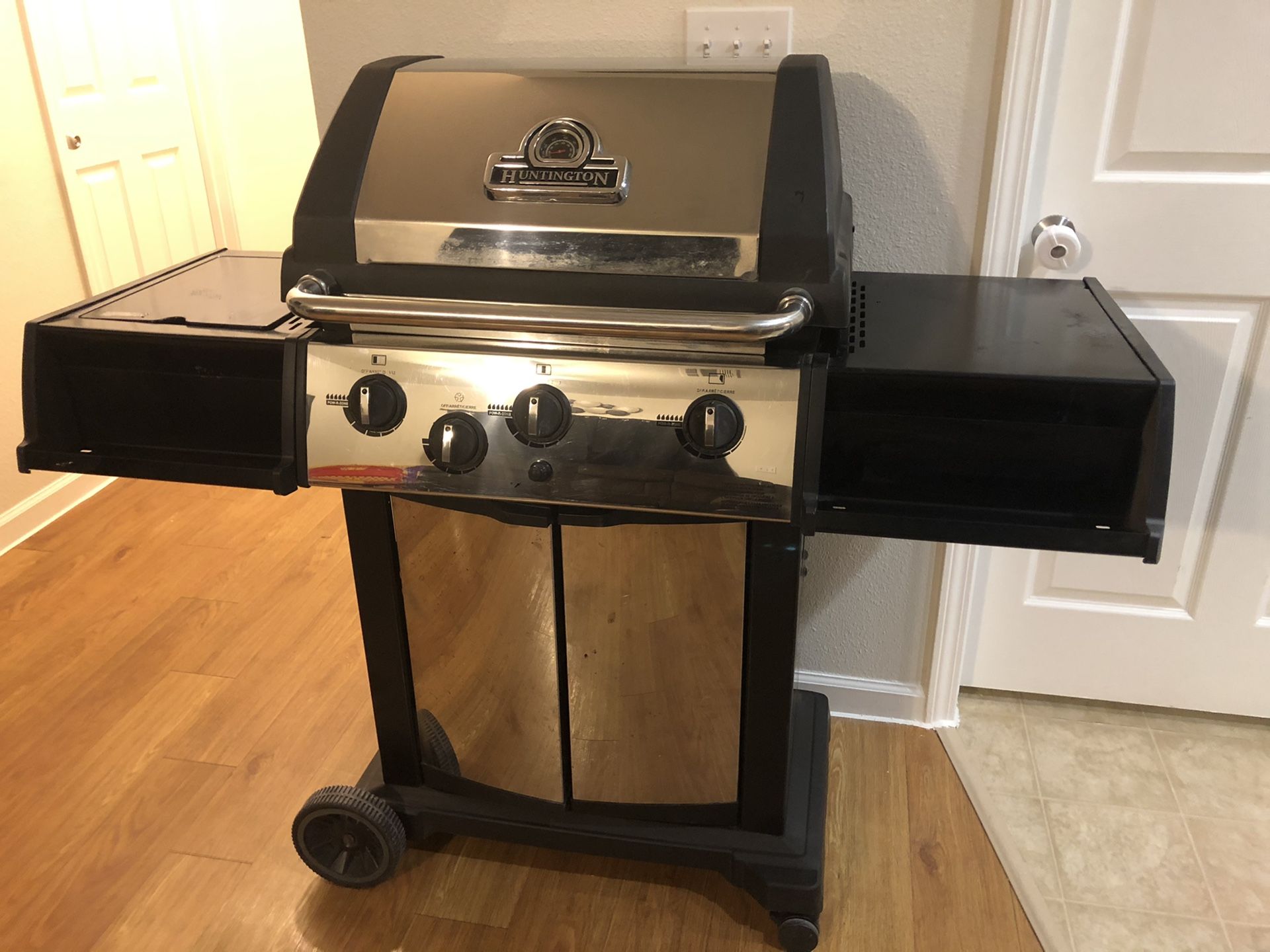 Huntington 4 Burner Gas Grill for Sale in El Paso, TX OfferUp