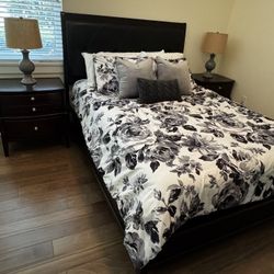 Queen Size Complete Solid Bedroom Set 