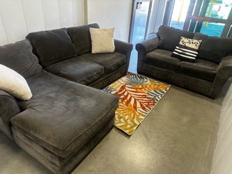 DARK GRAY SECTIONAL & LOVESEAT W/ FREE DELIVERY